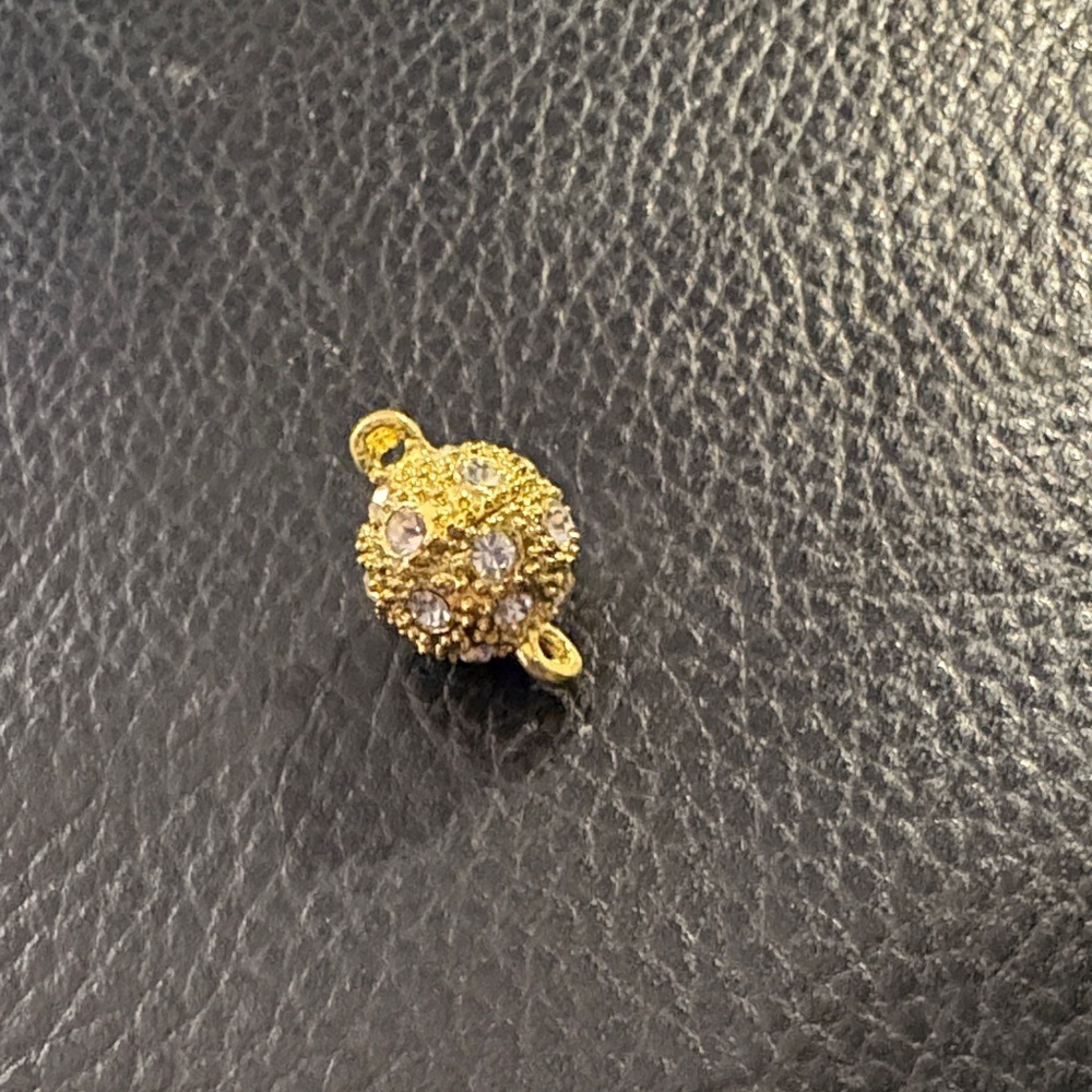 Gold Plated Simulated Diamond Magnetic Clasp - Picture 5 of 8